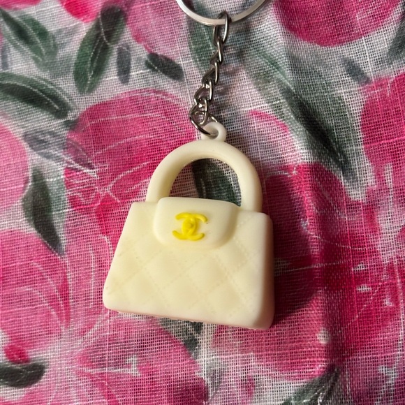 no brand Accessories - Chic Cream Key Holder